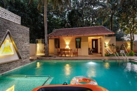 Golden Radiance Airyaman Spa & Pool Villa Breakfast & Spa Included Mysore Exteriör bild