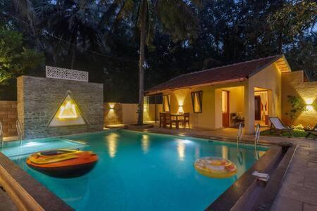 Golden Radiance Airyaman Spa & Pool Villa Breakfast & Spa Included Mysore Exteriör bild