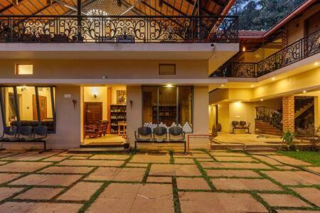 Golden Radiance Airyaman Spa & Pool Villa Breakfast & Spa Included Mysore Exteriör bild