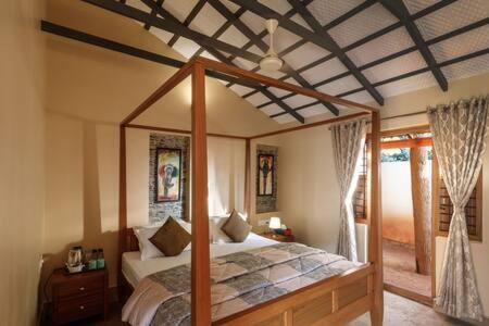 Golden Radiance Airyaman Spa & Pool Villa Breakfast & Spa Included Mysore Exteriör bild